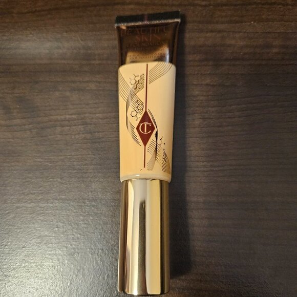 Charlotte Tilbury Beautiful Skin Foundation in 4 WARM (NIB) - Picture 4 of 6